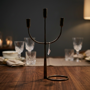 Sonnet Decor Candelabre à trois bras en fer fait main pour la décoration de Noël à la maison - Product Image 2