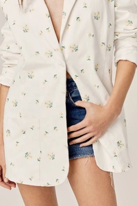 <span class=keywords><strong>Veste</strong></span> de costume en <span class=keywords><strong>coton</strong></span> et lin personnalisée en usine pour femmes, blazer décontracté surdimensionné pour <span class=keywords><strong>femme</strong></span> à imprimé floral - Product Image 3