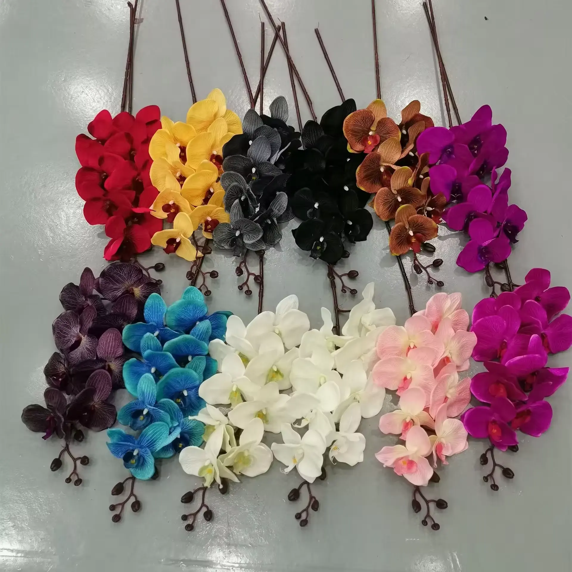 공장 판매 8 헤드 가을 색 난초 꽃 인공 호텔 웨딩 장식 꽃
