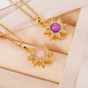 <span class=keywords><strong>Collana</strong></span> <span class=keywords><strong>con</strong></span> Ciondolo a Forma di Sole Placcato Oro 18K all'Ingrosso, <span class=keywords><strong>con</strong></span> <span class=keywords><strong>Opale</strong></span> Colorato e Zirconi Cubici, Gioielli di Moda per Donne - Product Image 3