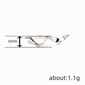Anillo de Diamantes Plateado T0365, Diseño Minimalista en Forma de Ola, Unisex, Uso Diario, Diamantes Naturales Color G - Product Image 5