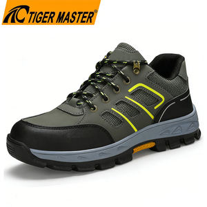 <span class=keywords><strong>Chaussures</strong></span> de sécurité de randonnée pour hommes Tiger Master Factory Sales, résistantes à l'abrasion, antidérapantes, avec semelle en caoutchouc, embout en acier large et plaque intermédiaire en acier. - Product Image 1