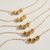 Kalung Bunga Vintage Emas 18K PVD Anti Air Baja Tahan Karat Liontin Mawar Tiga Bunga Zirkon Warna-warni Perhiasan untuk Wanita Hadiah