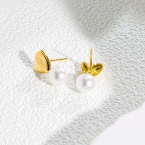 1 Paire de Boucles d'Oreilles Clous en Perles Cœur Luxe Léger - Accessoire Doré Chic pour Cadeau et Usage Quotidien - Product Image 4