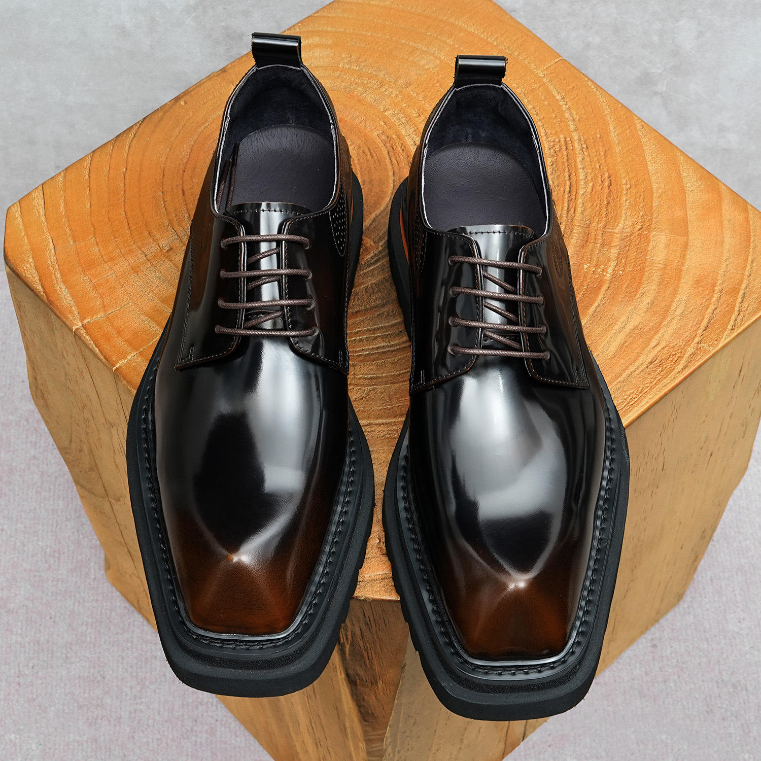 สีน้ำตาล