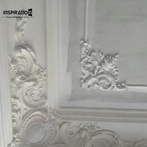 Delicada frisa de GRG con una corona continua de laurel que rodea la habitación con un significado simbólico de victoria y elegancia. - Product Image 1