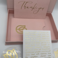 Boîte cadeau magnétique rose personnalisée avec autocollant de remerciement, logo estampé or, emballage en papier texturé de luxe pour journal