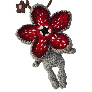 <span class=keywords><strong>Porte</strong></span>-clés en peluche doux, tissé à la main au crochet, motifs de dessins animés, films et anime, nouveaux styles, best-seller - Product Image 4