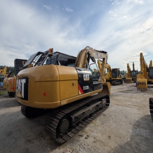 Excavatrice sur chenilles hydraulique CAT 312D2 d'occasion, 13 tonnes, pour travaux miniers, terrassement et construction routière - Product Image 1