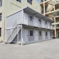 Maison conteneur ADU avec unité d'habitation annexe et conception de conteneur à masse thermique pour un espace de vie familial moderne et durable