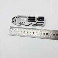 Outil multifonctionnel en acier inoxydable EDC avec tournevis, clé à cliquet, ouvre-bouteille et mousqueton