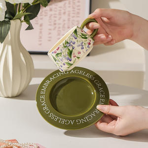 Taza de café de cerámica Grace Embracing Ageless de 250 ml, resistente al calor, con diseño floral morado, para té y café - Product Image 4