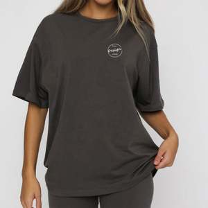 Camiseta en blanco transpirable personalizada al por mayor, camiseta suave de algodón de ajuste regular con cordones peinado, camiseta de entrenamiento con cuello redondo para mujer - Product Image 2