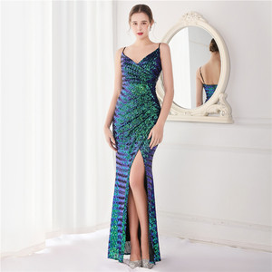 Splendido <span class=keywords><strong>Abito</strong></span> da Sera <span class=keywords><strong>con</strong></span> Applicazioni, <span class=keywords><strong>Schiena</strong></span> <span class=keywords><strong>Incrociata</strong></span>, Paillettes, Scollo a V Profondo, Vestito Metallizzato da Donna <span class=keywords><strong>con</strong></span> Spacco - Product Image 1