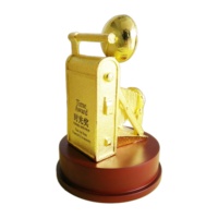 Coupe de trophée personnalisée en aluminium doré pour la photographie, idéale pour les concours professionnels et les récompenses des champions photographes