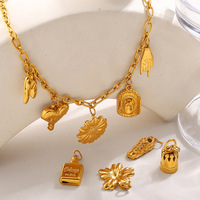 YIMEILI & Retro Colgante de Acero Inoxidable PVD Oro 18K con Diamantes, Accesorio DIY para Botas, Instrumentos Musicales y Flores, Estilo Deportivo