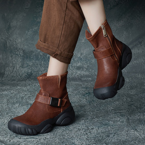 Nouvelles Bottes Rétro Montantes pour Femme en Cuir de Vachette Fait Main, Bout Rond, Imperméables, Antidérapantes, avec Embout en Acier et Plateforme, Idéales pour la Randonnée - Collection Automne Hiver - Product Image 1