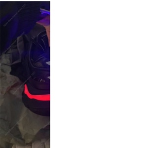 Sneakers Chunky à LED Noires, Chaussures Streetwear à Semelle Épaisse Changeant de Couleur RGB pour Hommes et Femmes - Product Image 1