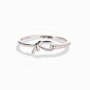 Anillo de Diamantes Plateado T0736 con Diseño de Nudo, Diamantes Naturales de Corte Brillante Redondo, Unisex, para Uso Diario - Product Image 1
