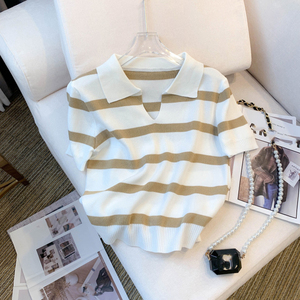 Vente en gros de vêtements d'été tendance pour femmes : Blouse, Hauts à col polo à manches courtes, T-shirt tricoté rayé décontracté - Product Image 5