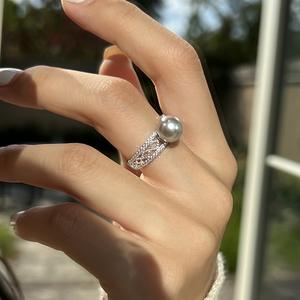 แหวนเงินแท้ S925 ดีไซน์หรูหรา ประดับมุกแท้สีเทาออสเตรเลีย ฝังเพชรลายฉลุ - Product Image 4