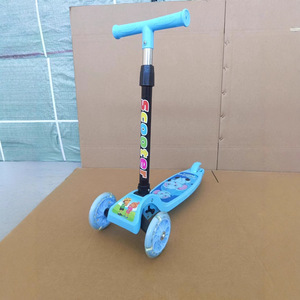 Monopattino a 3 Ruote in Plastica per Bambini Sopra i 3 Anni; Giocattolo Cavalcabile con Design da Principessa per Bambine - Product Image 4