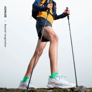 AONIJIE ไม้เท้าเดินป่าคาร์บอนไฟเบอร์แบบพับได้,ไม้เท้าเดินป่าน้ำหนักเบาไม้เท้าสำหรับปีนเขาวิ่งขึ้นเขาพร้อมสายรัดคงที่ E4204 - Product Image 4