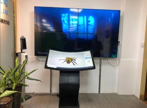 Desain baru nyata penjualan yang baik 32 inci dinding dipasang layar lengkung dengan layar sentuh 4K bisnis Game komputer Monitor - Product Image 5