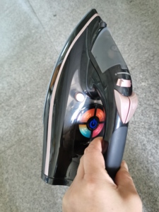 Fer à vapeur professionnel en céramique électrique haut de gamme avec écran tactile numérique et fonction vapeur intelligente pour usage hôtelier et domestique 2200W - Product Image 3