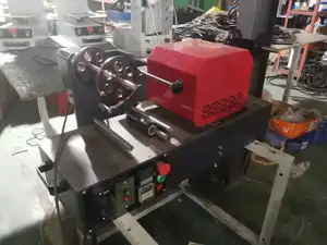 China Vervaardigen Reflecterende Reliëf Voertuig Nummerplaat/Auto Licence Nummer Plaat Handleiding Hot Stamping Machine