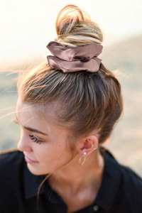 Chouchous en Satin Métallisé en Gros - Élastiques <span class=keywords><strong>Cheveux</strong></span> Glamour Résistants à la Décoloration pour Femmes - Product Image 3