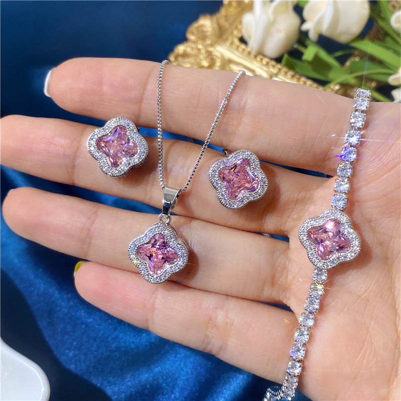 Luxe Wit Roze Kristallen Zirkoon Klavertje Vier Ketting Set Oorbellen Tennis Armbanden Voor Vrouwen Groothandel Sieraden Mode