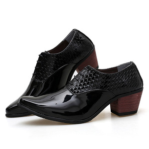 Mocassins de luxe faits à la main pour hommes chaussures en cuir Pu design italien pour hommes chaussures formelles chaussures plates pour hommes à <span class=keywords><strong>plateforme</strong></span> mocassins - Product Image 3