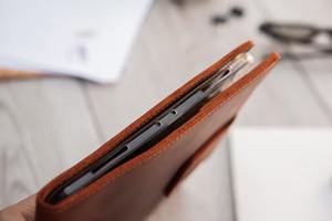 Nueva colección de Funda de cuero genuino para ordenador portátil, funda delgada Vintage informal para uso en oficina, proveedor indio, Exportación a granel, tamaño en pulgadas - Product Image 5