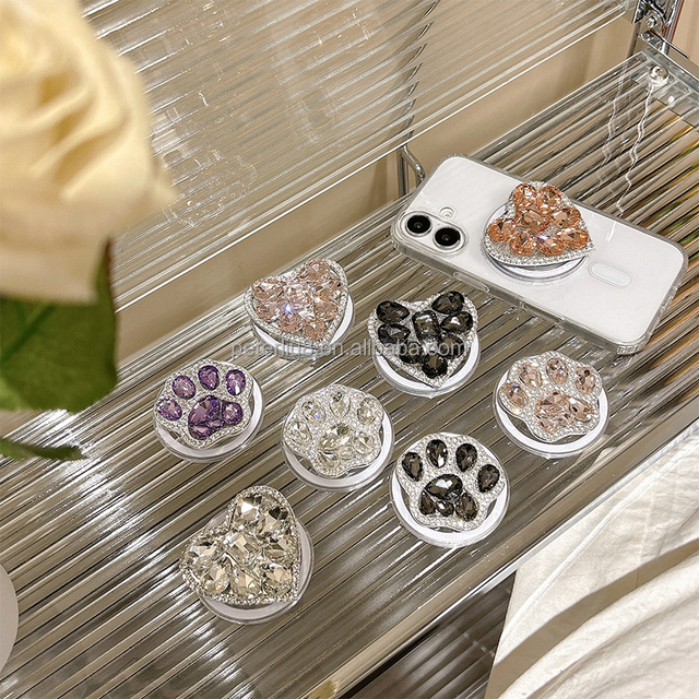 Wholesale Luxury Magnetic Diamond Desk Foldable Stand Ring Waterproof Mobile Phone Holder Accessory Socket