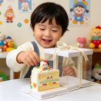 Boîte à gâteau transparente festive avec option ruban Joyeux Anniversaire, idéale pour la présentation de gâteaux de fêtes et de célébrations, sans ruban