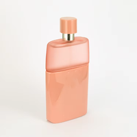 Parfum pour femme, flacon rectangulaire opaque, bords plats, capuchon argenté, boîte haute, senteur fruitée estivale longue durée