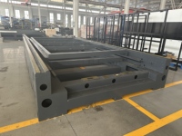 Machine de découpe laser à fibre CNC certifiée CE 6020 6000W avec table d'échange intégrée pour la découpe de l'acier au carbone et de l'acier inoxydable