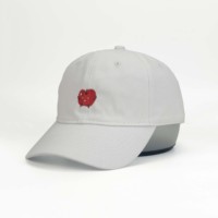 Casquettes de baseball non structurées à 6 panneaux en sergé de coton vierge, brodées motif fraise mignon, style Dad Hat, en stock
