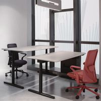 Table de bureau intelligente réglable en hauteur ODM/OEM, bureau assis-debout électrique motorisé, personnalisable avec écrans