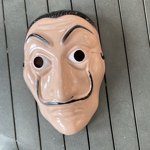 Masques de fête cosplay pour adultes, masques complets pour Halloween, Noël, anniversaire, Pâques, masques effrayants Salvador Dali, en plastique réutilisable et respirant - Product Image 1