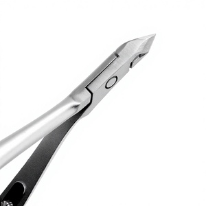 ที่ตัดหนังกำพร้าสแตนเลสโค้งสีเทา รุ่น VNC-04-GC อุปกรณ์ดูแลเล็บมือและเล็บเท้าที่ทนทาน สำหรับช่างทำเล็บมืออาชีพ - Product Image 1