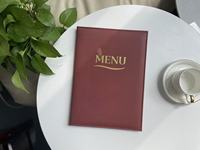 Menu de mariage pour restaurant de style occidental avec logo doré, couverture de menu en cuir PU A4, porte-menu fixé par clous en cuivre