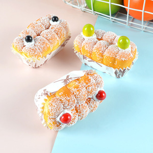 Aimant de réfrigérateur en PU souple, simulation de pain, modèle de gâteau aux fruits, grand gâteau moelleux en poudre, jouet alimentaire décoratif - Product Image 3