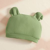 Conjunto de 2 piezas de verano para bebés: camiseta de algodón transpirable con tirantes y sombrero, y pantalones cortos de dinosaurio a rayas con diseño de triángulo.