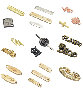 Placa de etiqueta de nombre de Metal con logotipo grabado de fábrica, etiqueta de Metal dorado de marca de latón antiguo en relieve personalizado para muebles - Product Image 2