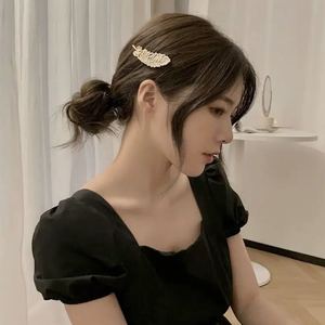 Accesorios BELLEWORLD para TikTok, Pinzas para el Cabello con Pedrería, Pinzas para el Cabello con Plumas Brillantes, Pinzas para el Cabello con Perlas Hechas a Mano para Niñas - Product Image 2
