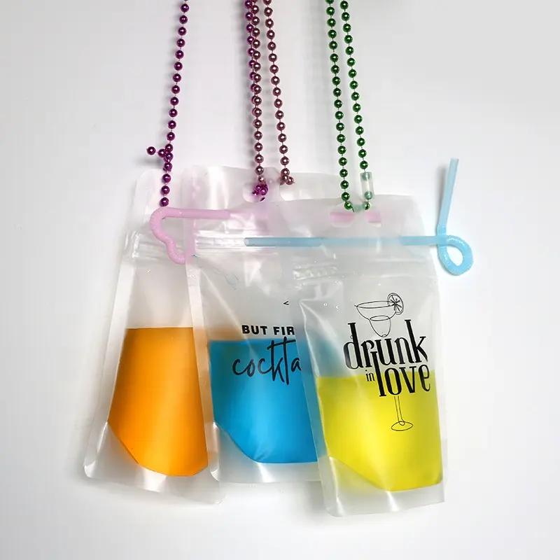 Pochette de boisson en plastique réutilisable, sac de boisson en plastique sur pied à fermeture éclair avec pailles et sangle
