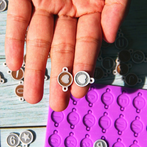 Molde <span class=keywords><strong>de</strong></span> Silicona con Letras para Llaveros <span class=keywords><strong>y</strong></span> Colgantes, Molde <span class=keywords><strong>de</strong></span> Resina Epoxi para Hacer Joyas, Artesanías, Regalo, Nuevo Diseño - Product Image 5