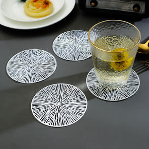 Vente en gros de tapis de tasse en <span class=keywords><strong>PVC</strong></span> anti-scad antidérapant <span class=keywords><strong>isolation</strong></span> haute température rond creux tapis de tasse utilisation de table transfrontalière - Product Image 3